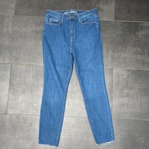 Universal Threads Cropped Ankle Jeans